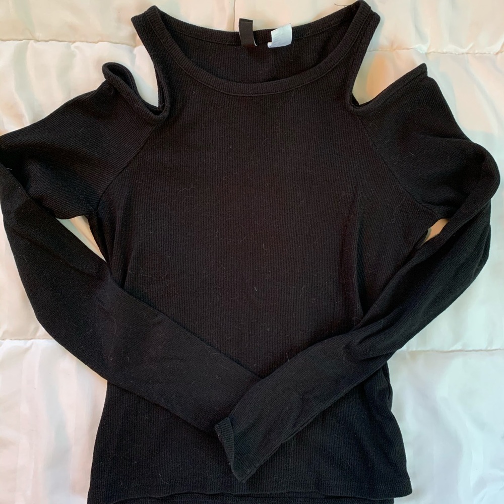 H&M Cold Shoulder Black Cropped Long Sleeve Top